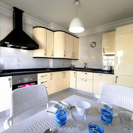 Вілла Palacio Galindo Адехе