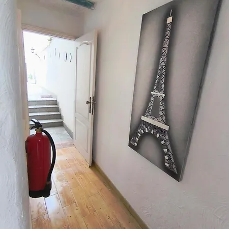 Palacio Galindo * Адехе